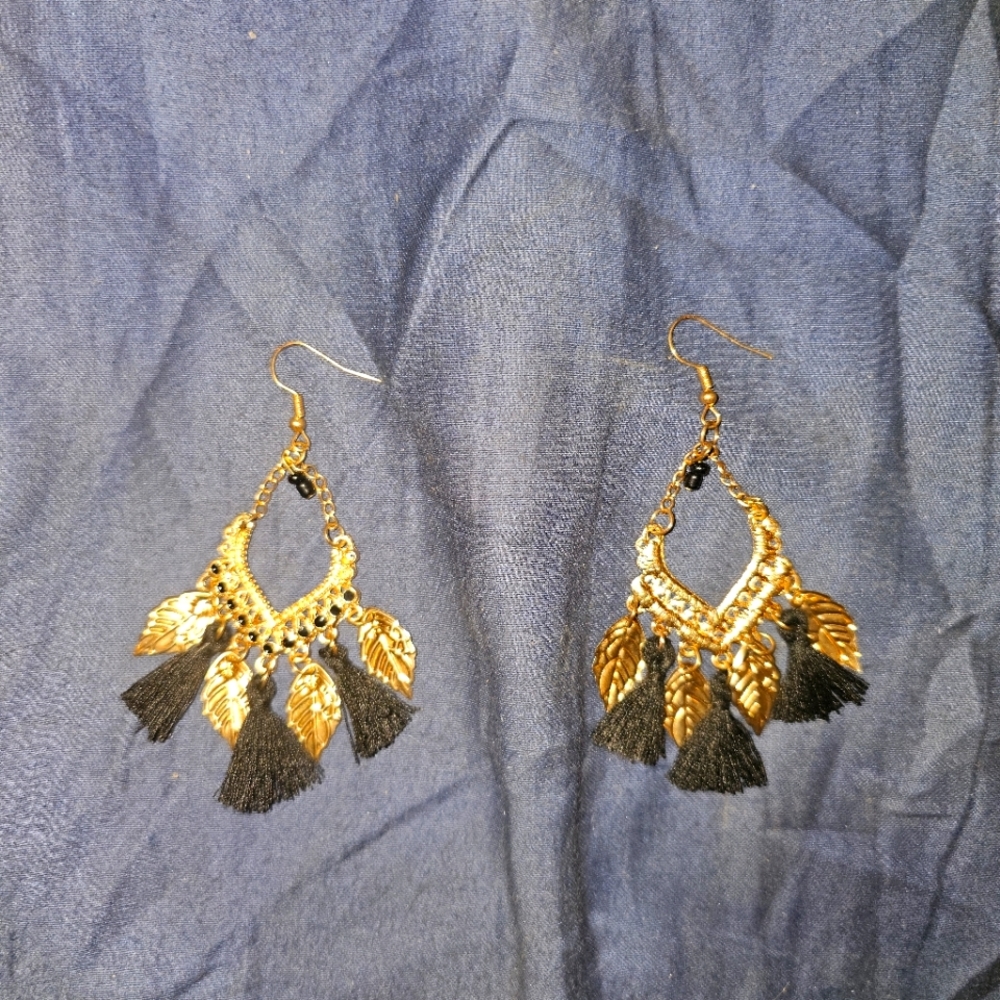Cute feather earrings
